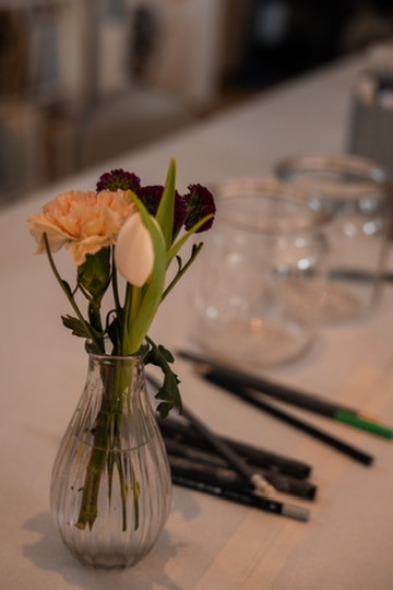Blumen auf dem Tisch