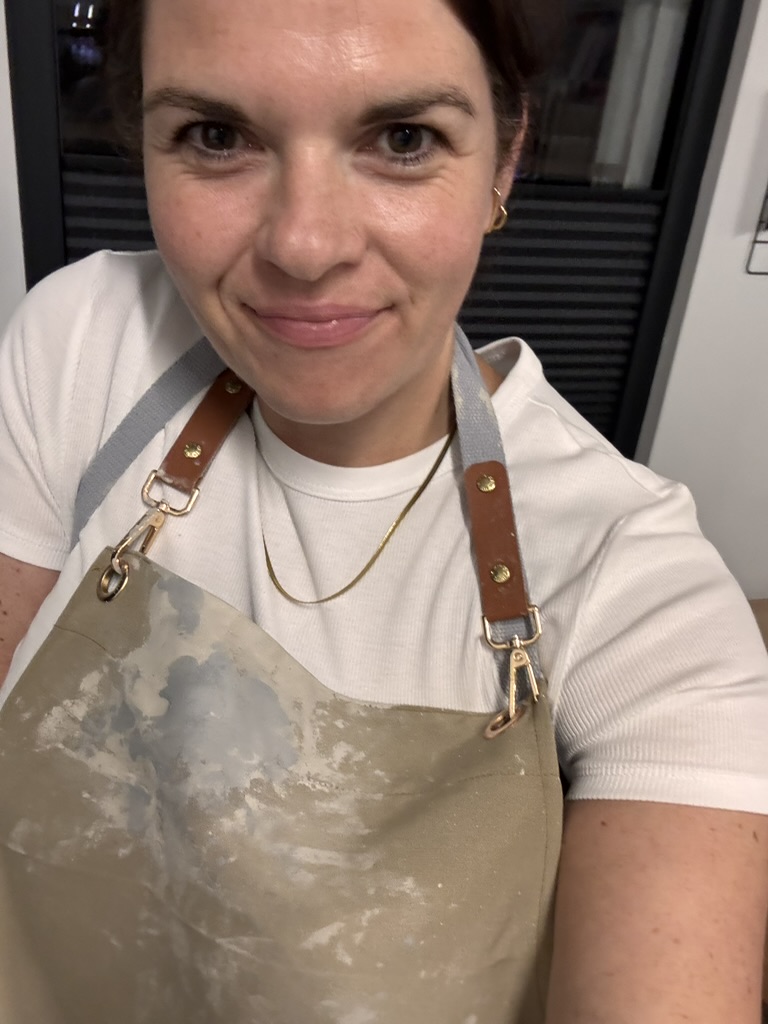 Pia in der Werkstatt