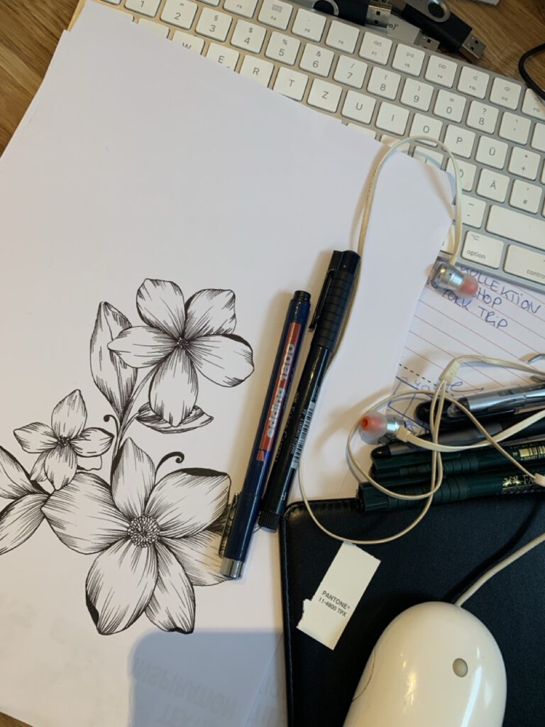 Bleistiftzeichnung einer Blume
