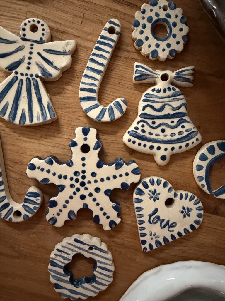 Keramik-Anhänger für den Advent